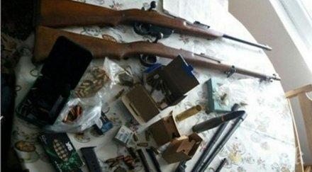 бивши полицай пожарникар имали сделка огромния арсенал оръжия спипани стара загора