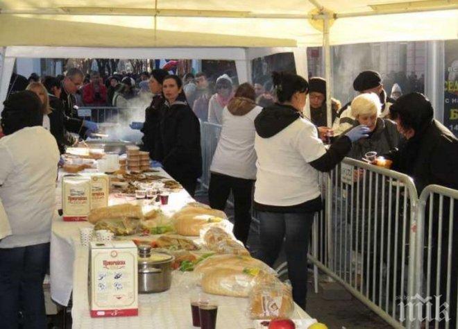 ЧУДО! Курбанът на Бургас е осветен от Владиката, пази от болести 1 година