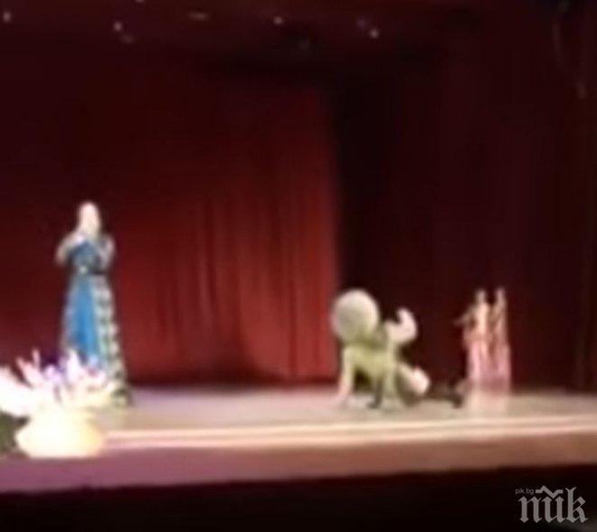 ТРАГЕДИЯ! Танцьор умря на сцената, публиката си помисли, че е част от ролята и аплодира (ВИДЕО)