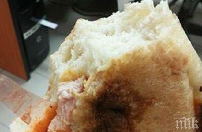 Жена  реши да закусва и откри изненада – кренвирш „обели си сам”