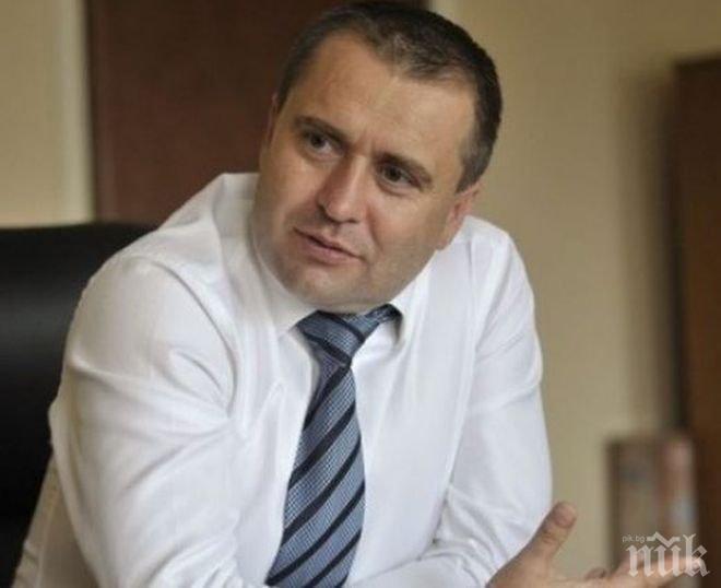 Шефът на НАП отговоря за картела на горивата пред депутатите