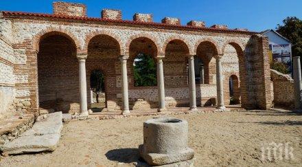 хлапета строят римски град