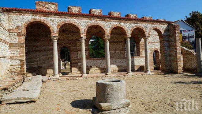 Хлапета строят римски град