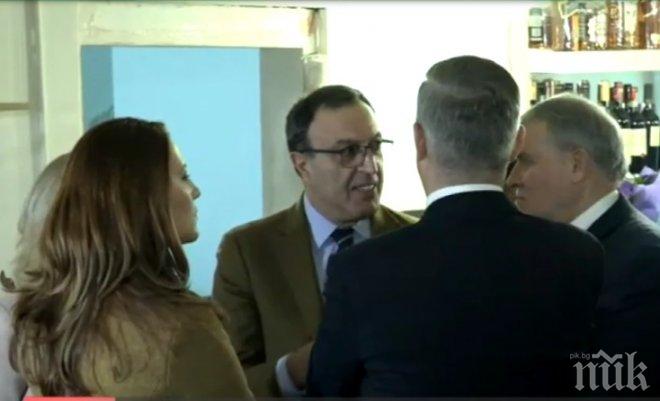 ЕКСКЛУЗИВНО И САМО В ПИК ТV! СДС навърта 27 години на крачка от нов мандат - гледайте тържеството НА ЖИВО от Синия лъв  (ОБНОВЕНА)