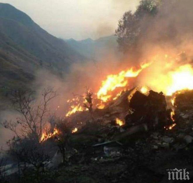 ИЗВЪНРЕДНО! Известен пакистански поп певец е загинал в самолетната катастрофа (СНИМКИ)