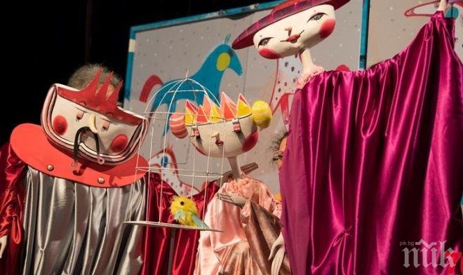 Столичният куклен театър с коледен подарък за малките си зрители 