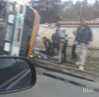 Жестока катастрофа на пътя Мездра-Ботевград! ТИР помете къща (СНИМКИ)