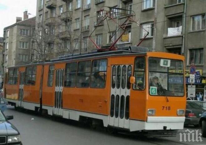 Трамвай дерайлира в центъра на София