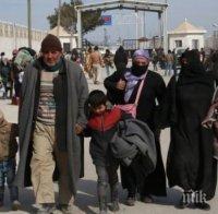 Турция вдига палатков лагер за 80 000 бежанци от Алепо