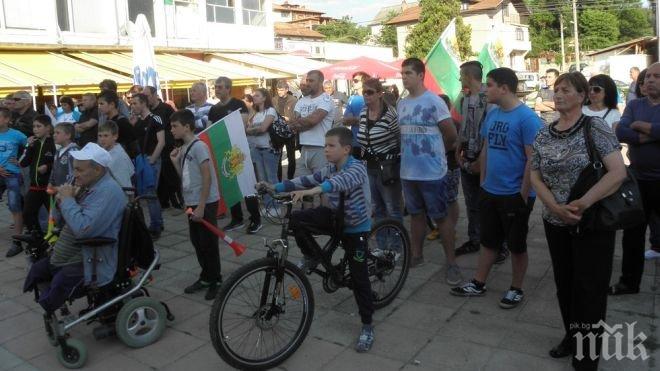 Нов протест в Гърмен, искането е старо – бутане на ромските къщи