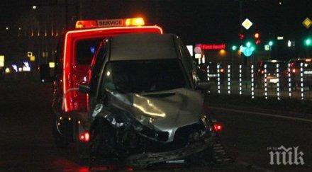 тежък удар катастрофата варна джип хонда навлиза насрещното помита бмв пали