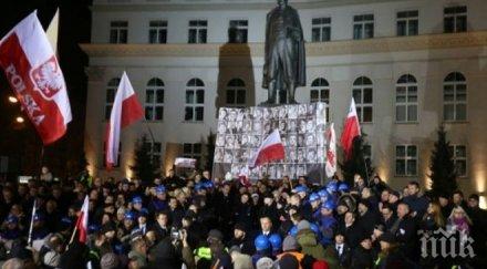 анджей жеплински полша тръгнала пътя автокрацията