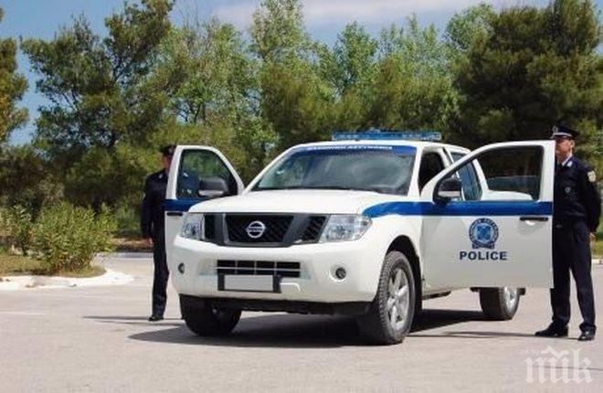 БЕЗУМИЕ! Гръцки полицаи се гавриха със съпрузи от България – взеха им колата, глобиха ги с 3500 евро и ги оставиха на границата сами