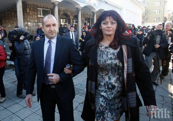 САМО В ПИК TV! Румен Радев избяга тайно - новоизбраният президент и жена му Деси на почивка, докато се пече кабинетът Борисов 3 (ПАПАРАШКО ВИДЕО) 