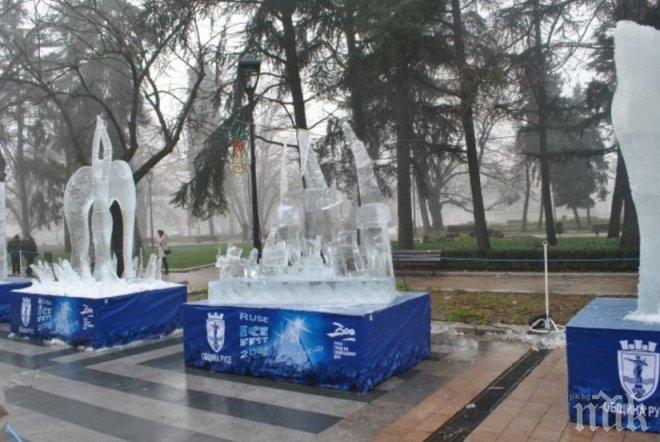 СТУДЕНО ИЗКУСТВО! Майстори от 8 държави ваят ледени фигури в Русе