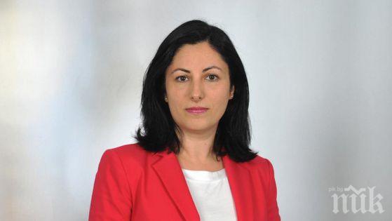 Шефката на турската редакция редакция на Дойче веле: Турция е напът да се превърне в купчина развалини