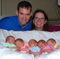 Майка героиня роди петзнаци за 17 минути