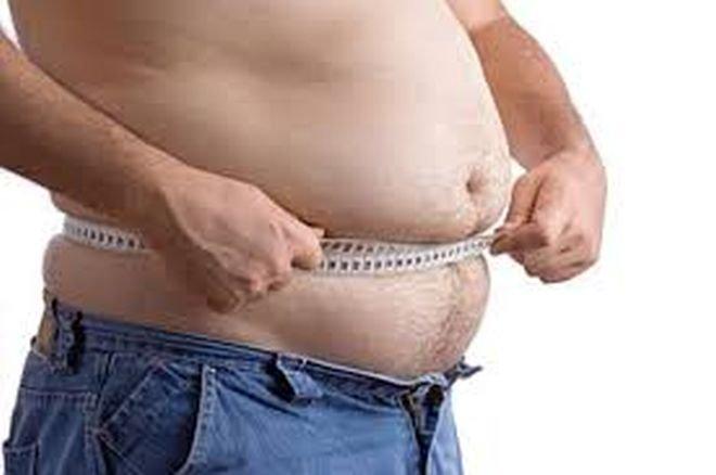 Най-дебелият мъж в света сваля половината от теглото си с операция