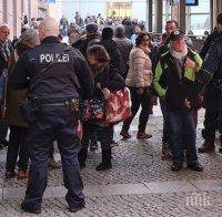 ПАНИКА В БЕРЛИН! Сапьори блокираха половината град заради подозрителен пакет, спряха метрото и автомобилите  