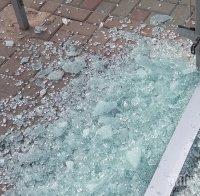 Вандалщина: На Бъдни вечер изпочупиха стъклата по спирките във Варна