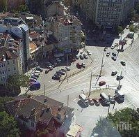 ИЗВЪНРЕДНО И САМО В ПИК TV! Нещо лошо става в центъра на София! Открит мъртъв човек на площад 
