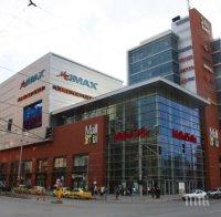Мистерията се заплита! Мъжът, наръгал крадец в мола, не бил охранител на търговския център
