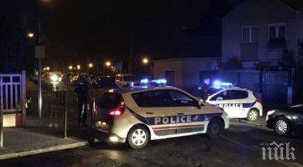 мистерия париж трима нахлуха автомати кафене надупчиха младеж изчезнаха