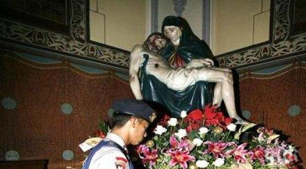 ислямисти взривиха граната време коледна меса храм души ранени