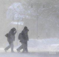 Сняг и дъжд оставиха 17 000 без ток в Квебек