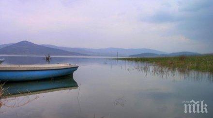 шок футболисти фенове удавиха езеро