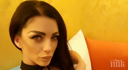 емануела напърчи коледа горещи снимки