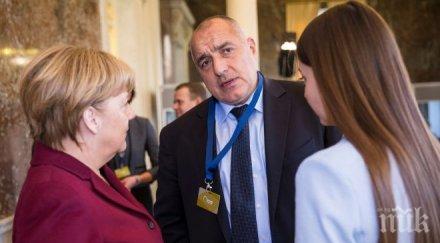 световни лидери затрупаха борисов коледни картички служителки смогват отговори честитките снимки