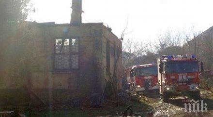 остана пламналото училище бургаското село извор снимка