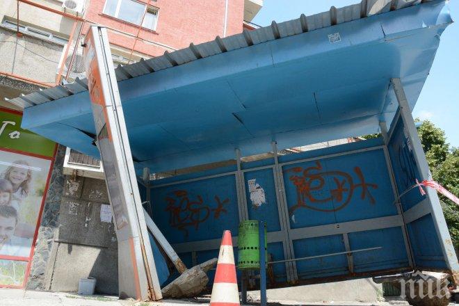 Изродът, който помете хора на автобусна спирка навръх Бъдни вечер, два пъти се връщал да ги гази отново 