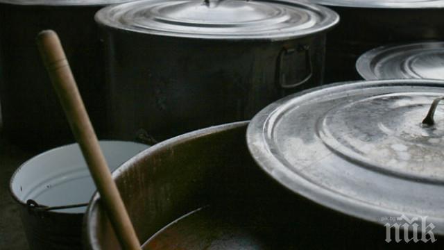 Раздават курбан на пътя Смолян - Пловдив