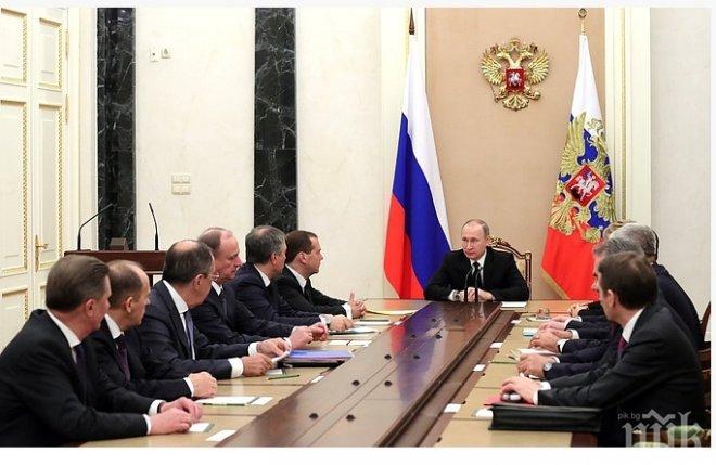 ЕКСКЛУЗИВНО В ПИК! Путин с ключови думи на новогодишния прием в Кремъл! Президентът на Русия направи промяна заради трагедията с падналия Ту-154