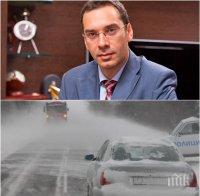 ЕКСКЛУЗИВНО! Кметът на Бургас Димитър Николов пред ПИК: Положението е тежко, колите се вадят една по една