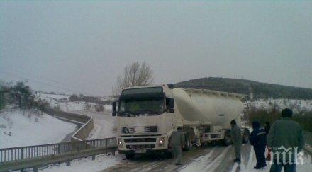важно всички коли движат вериги
