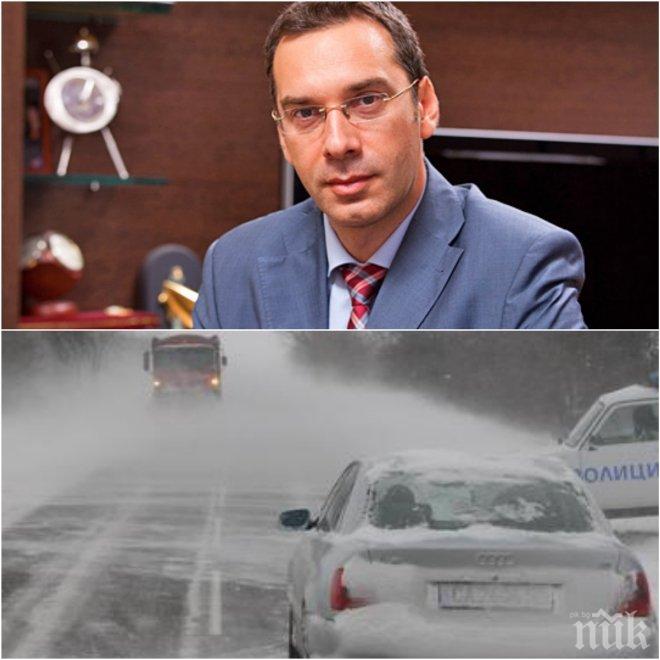 ЕКСКЛУЗИВНО! Кметът на Бургас Димитър Николов пред ПИК: Положението е тежко, колите се вадят една по една