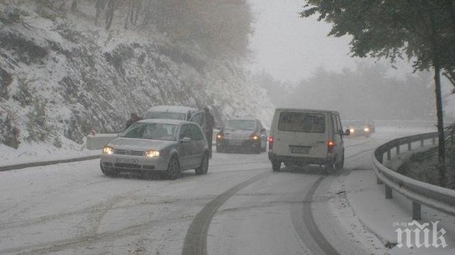 Блокадата край Айтос става страшна
