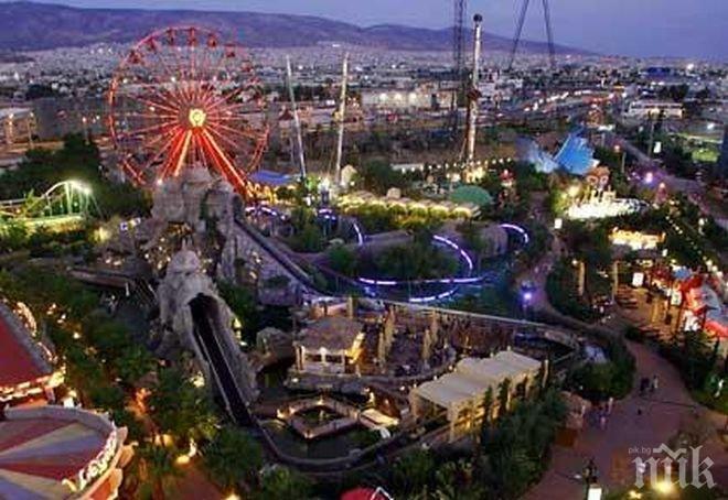 Деца останаха блокирани на в увеселителен парк на 130 фута височина