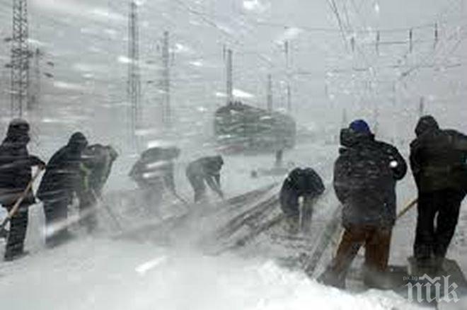 Ураганен вятър и сняг във Варна
