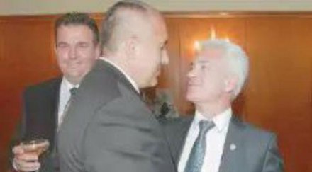 гореща снимка бойко волен сащиса интернет