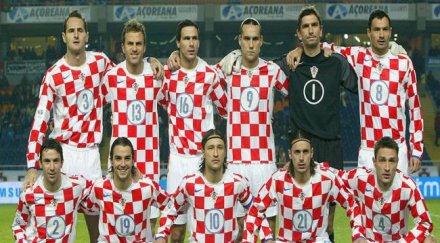 уефа забрани хърватите играят екипа