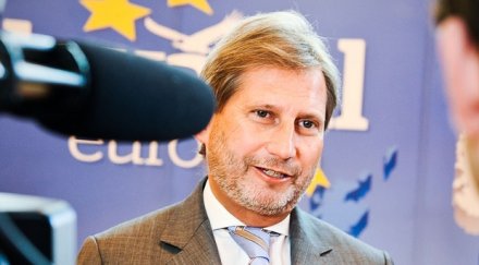 еврокомисарят йоханес хан иска служебният кабинет усвоява герб