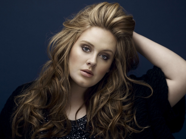 Адел ще се жени