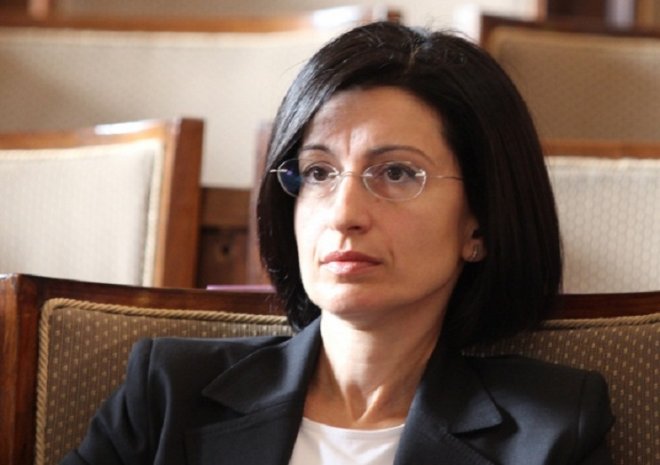 Членове на ВСС бързат за погребение - не ги пускат