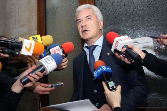 Сидеров се жали, че служебният премиер се държал просташки