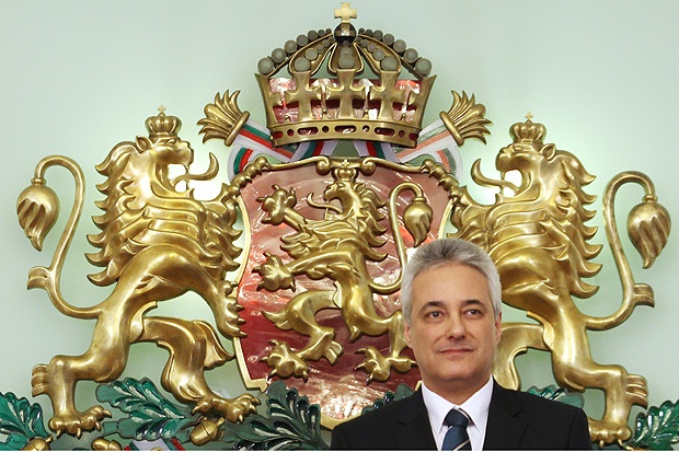 Информационно обслужване да не брои бюлетините, поиска Костов от премиера