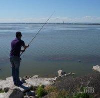 Забраниха любителския риболов в бургаските езера